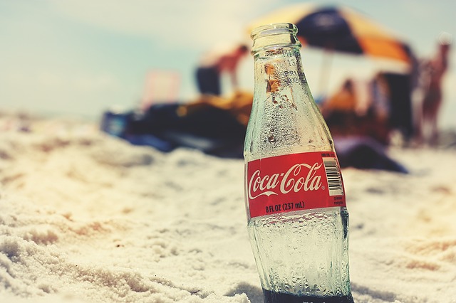 coca cola na pláži